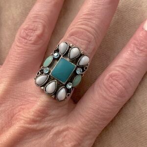 ✅Vintage turquoise, aqua, light grey stones  and CZ silver plated ring.